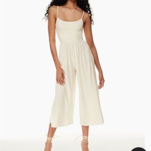 Aritzia Market Jumpsuit
Wide-leg jumpsuit